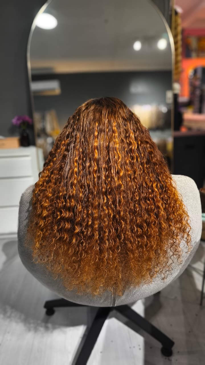 Same client after — long defined curls, Keratin Bond curly 200 g