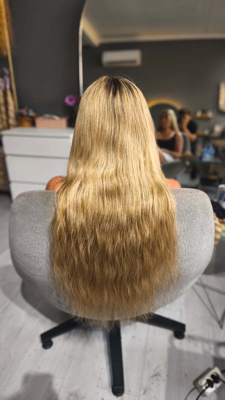 Same client after — long blonde waves, Keratin Bond double 150 g