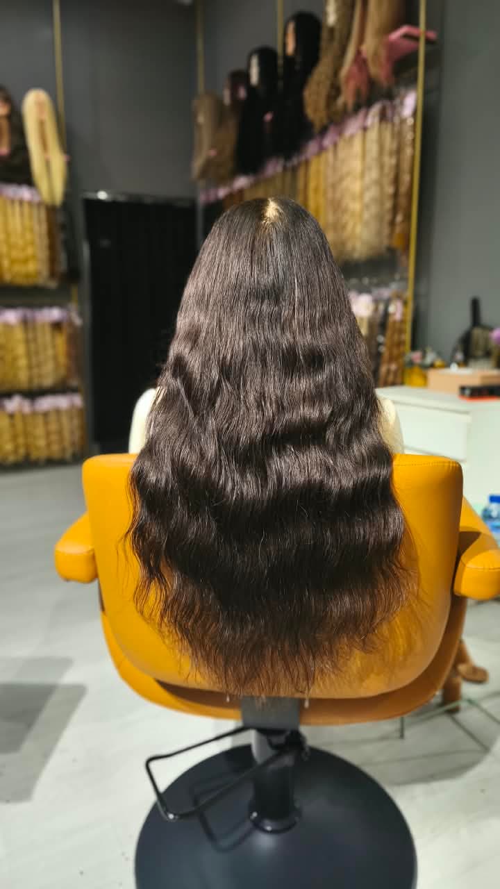 Same client after — longer, fuller dark brown waves, Keratin Bond double 150 g